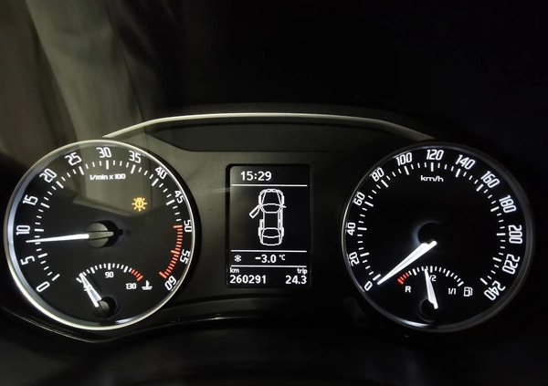 Skoda Octavia cena 23600 przebieg: 260262, rok produkcji 2011 z Żuromin małe 326